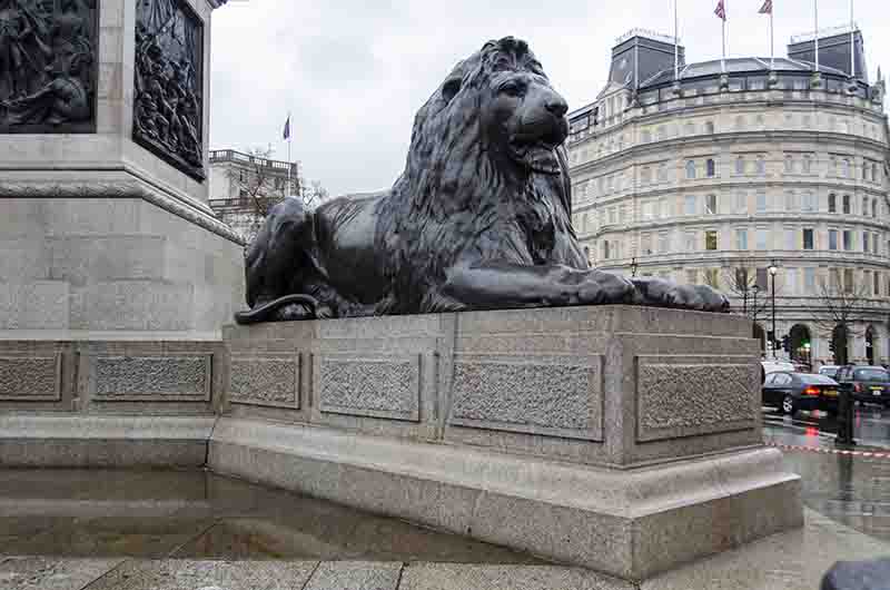 105 - Inglaterra - Londres - Trafalgar Square - Columna de Nelson - leon